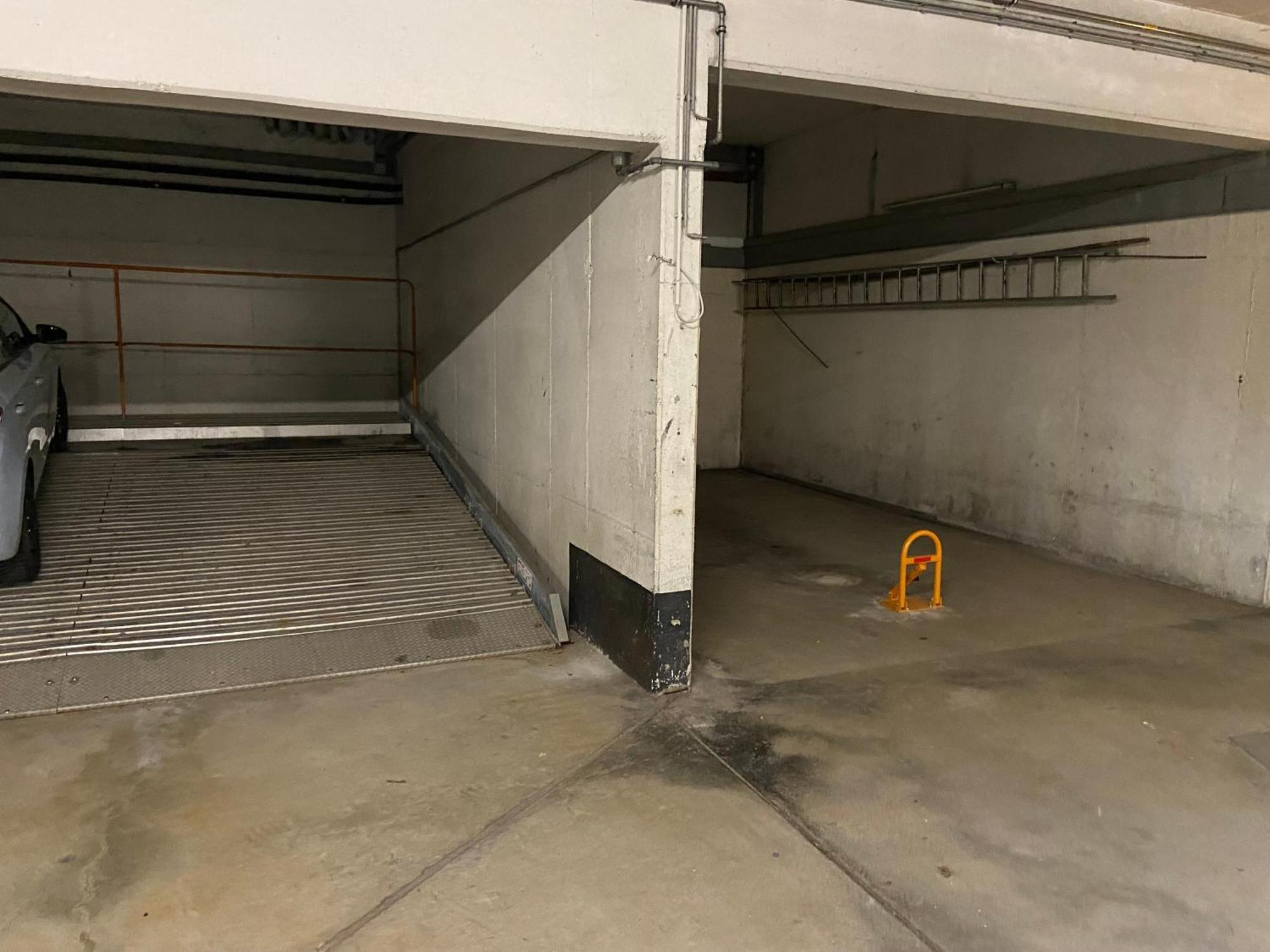 Appartamento Mit Garagenparkplatz An U-bahnstation