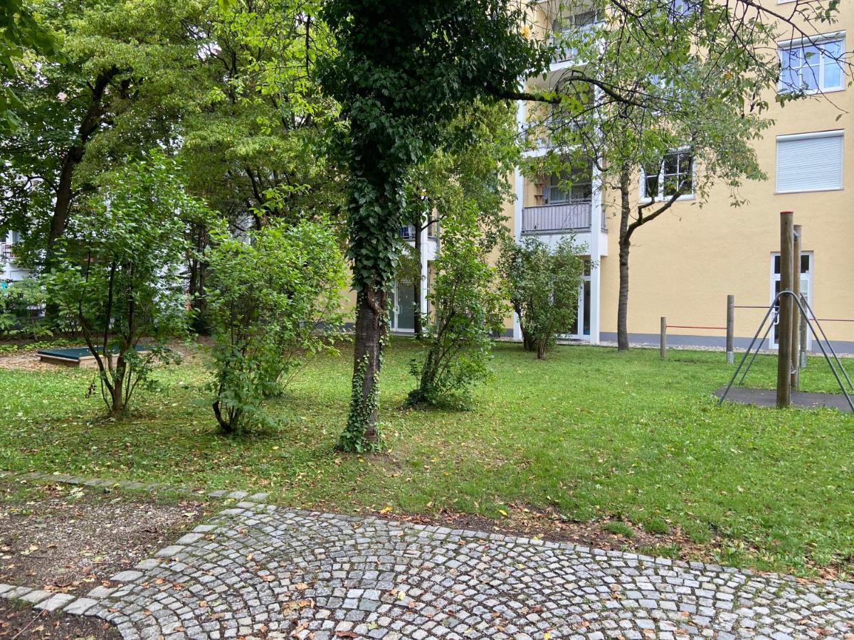Apartment Mit Garagenparkplatz An U-bahnstation München